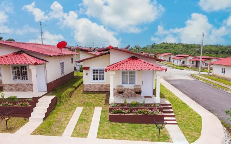 Jardines de la Espinoza destaca por su entorno residencial ideal para vivir al aire libre en Panamá